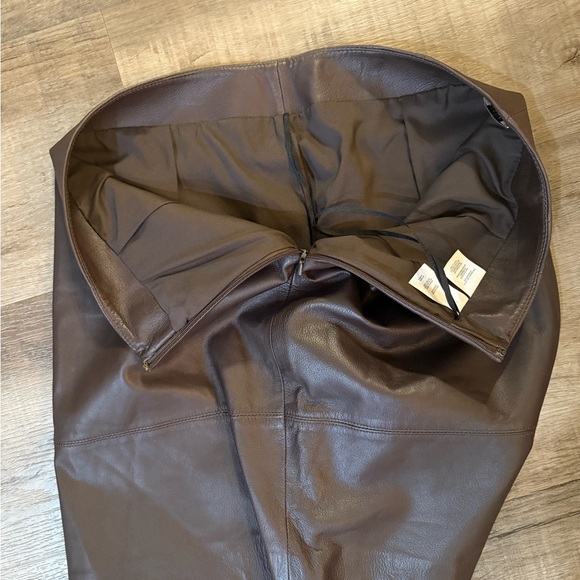 Anne Klein Brown Leather Skirt Size 8 - Picture 8 of 14